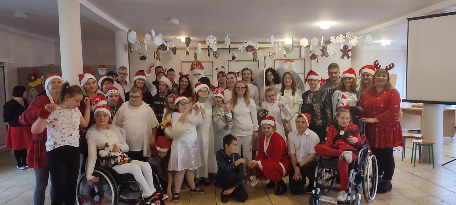 "Nadchodzą Święta - Boże Narodzenie" - SOSW Grodk&oacute;w 2022